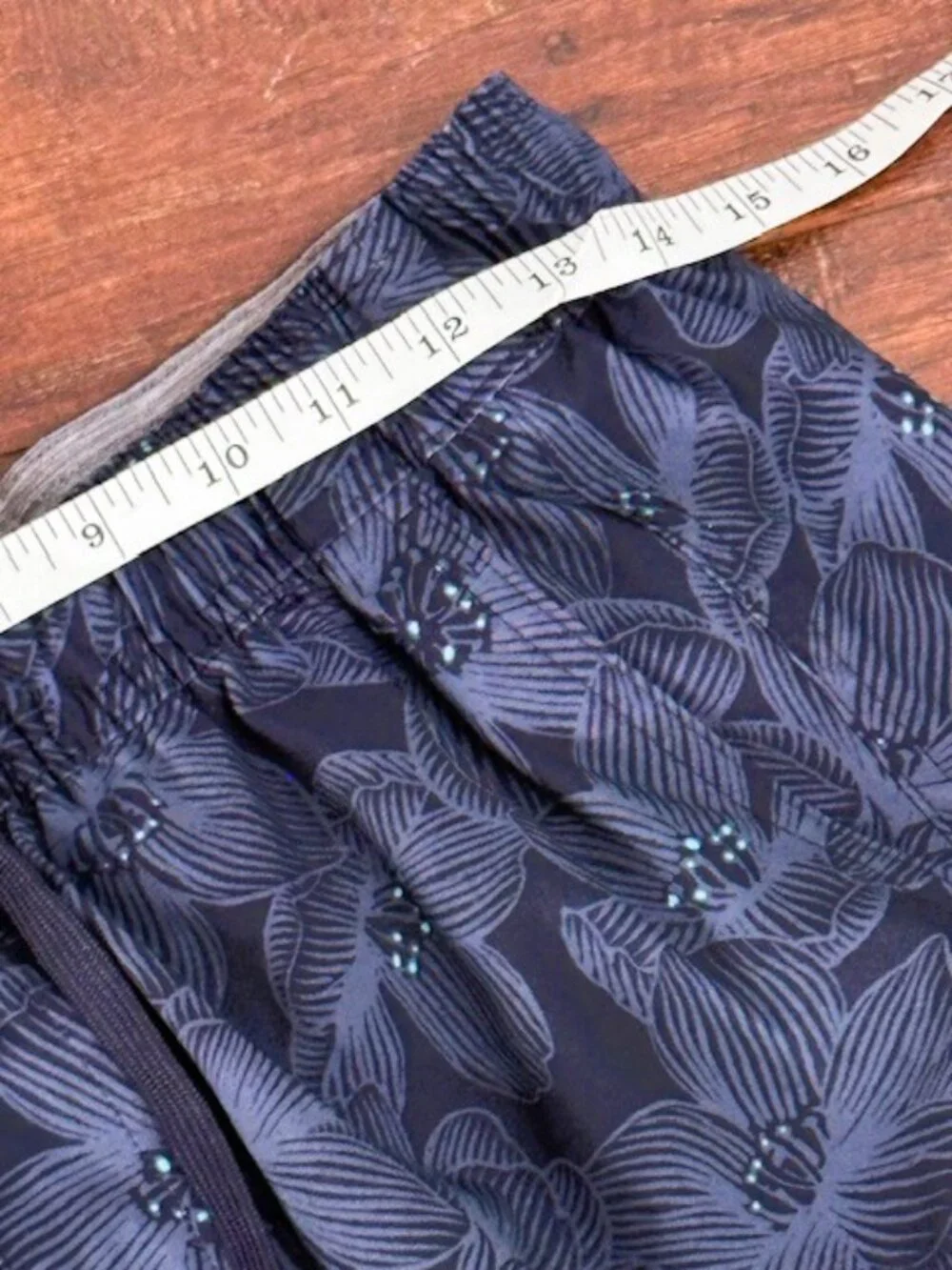Poshmark Listing Title: Hurley Men's Navy Floral Swim Trunks - Size Medium